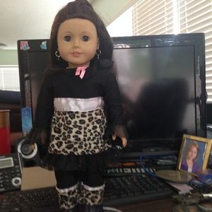 AMERICAN GIRL DOLL 18'